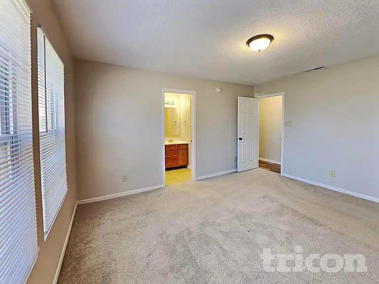 10800 Wymm Ln — Photo 6