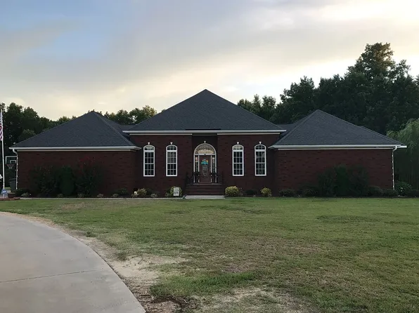 141 Dry Pond Meadow Ln, Mount Olive, NC 28365