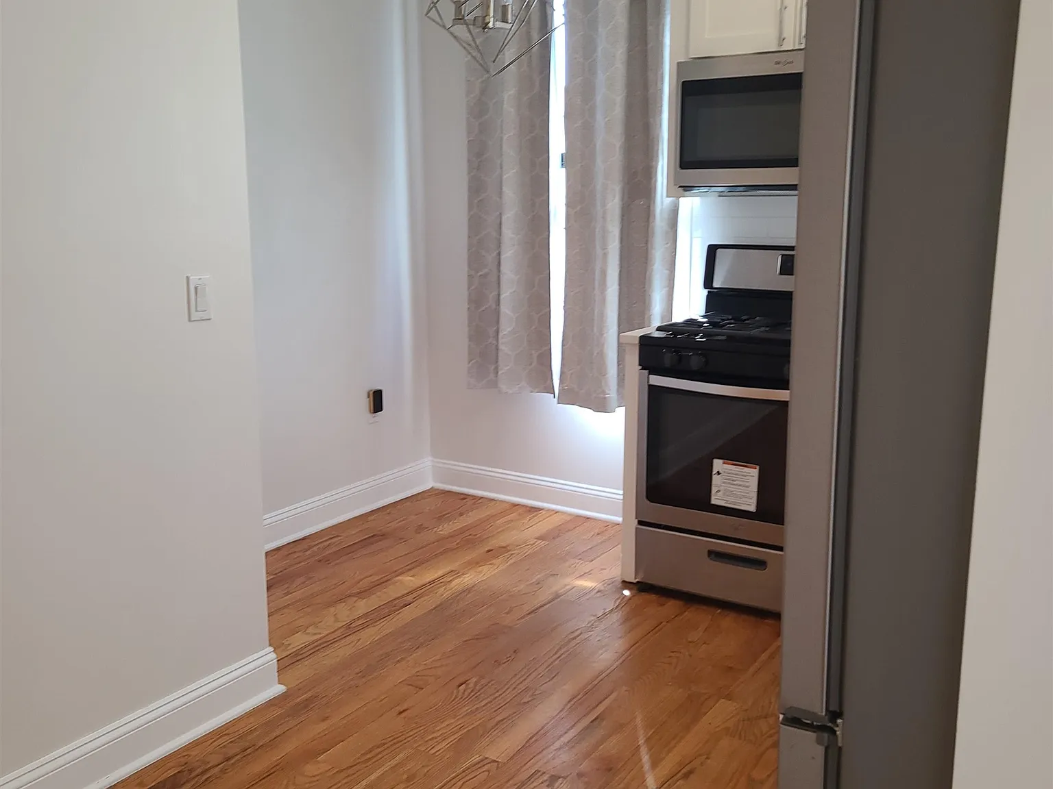 3 bed, 2.0 bath, $2,575 — Photo 4