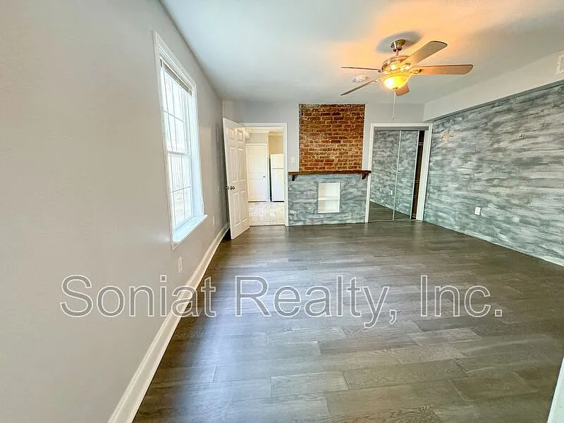 3 bed, 2.0 bath, 1350 sqft, $1,650 — Photo 3