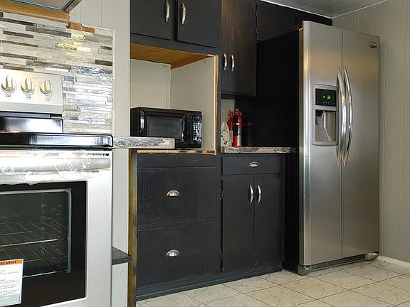 5th image of 61 Saint James St