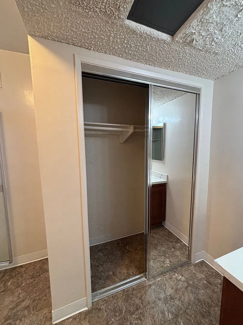 1-Bedroom In Torrance | All Utilities Included | Only $950 Deposit! — Photo 3