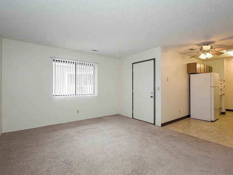 2419 J St #4 — Photo 1
