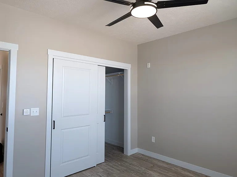 Elm 26 — Photo 19
