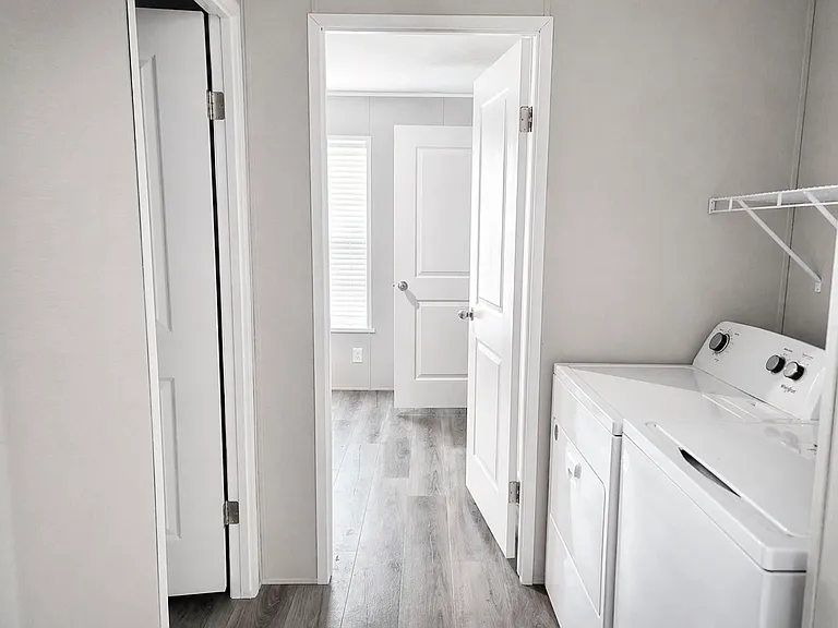Stoney Creek Manufactured Home Community — Photo 8
