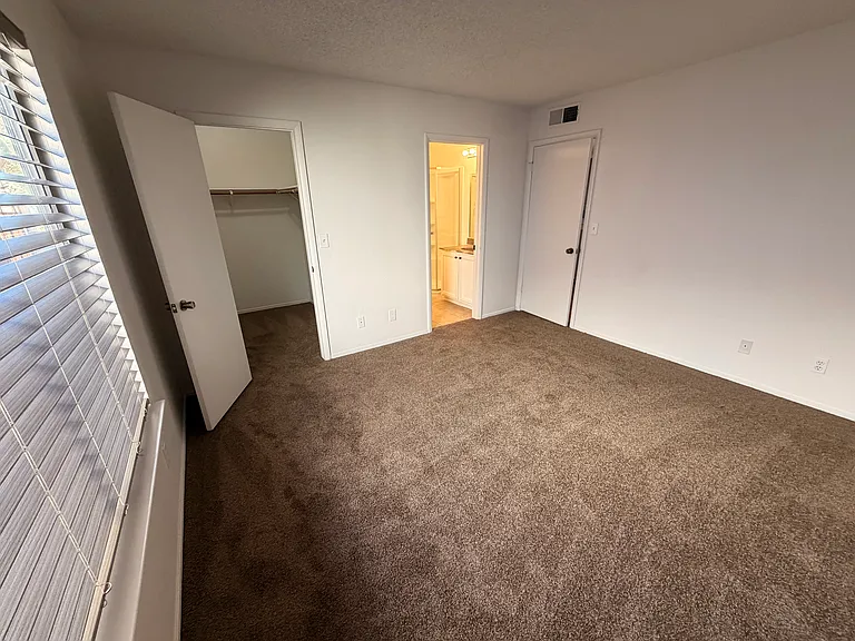 6665 Gatehouse Ln — Photo 13