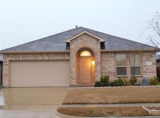 316 Red Fox Ln, Denton, TX 76210