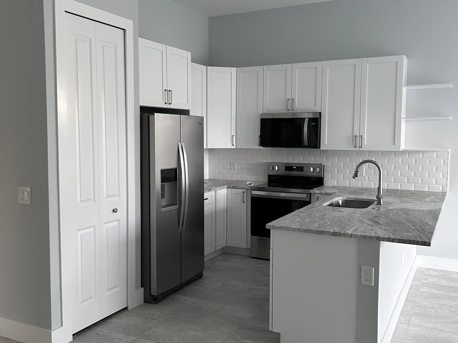 5274 Coronado Parkway 102 - 102 — Photo 3