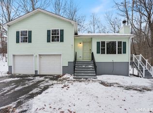 26 Edgewood Road, Oxford, CT 06478