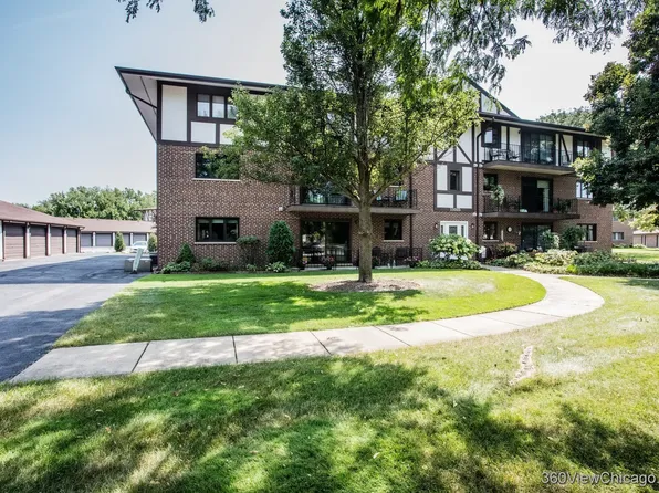 11015 S Theresa Cir APT 3B, Palos Hills, IL 60465