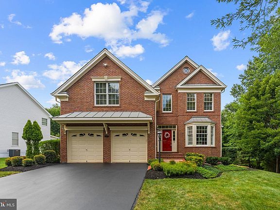 2nd image of 5777 Waterloo Bridge Cir