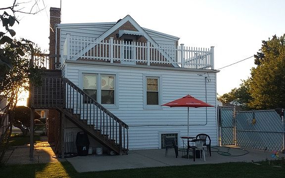 3rd image of 3251 N Ozark Ave
