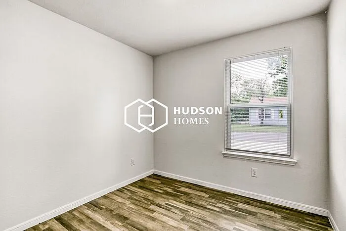 415 E Garrison Ave #B — Photo 10