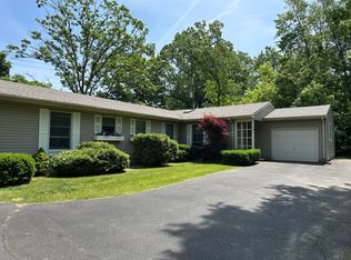 3950 Hartland Rd, Hartland, MI 48353