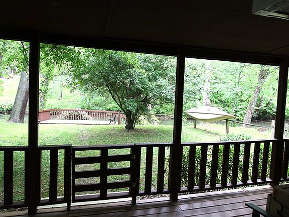 2nd image of 130 Ivy Ln
