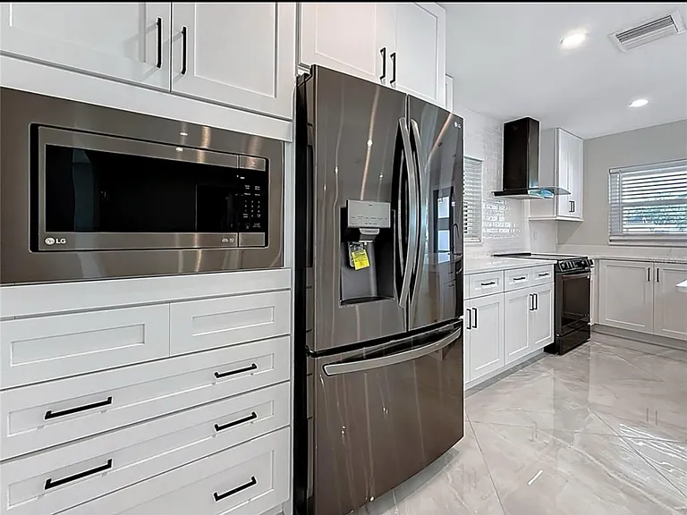4291 Neptune Dr SE — Photo 4