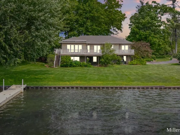 1080 Lynn Dr, Middleville, MI 49333