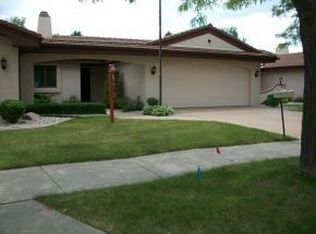 8 Fiesta Ct APT B, Appleton, WI 54911