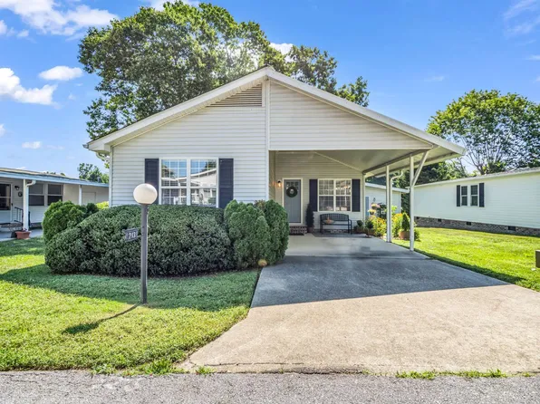 213 Sweet Ln, Hendersonville, NC 28792