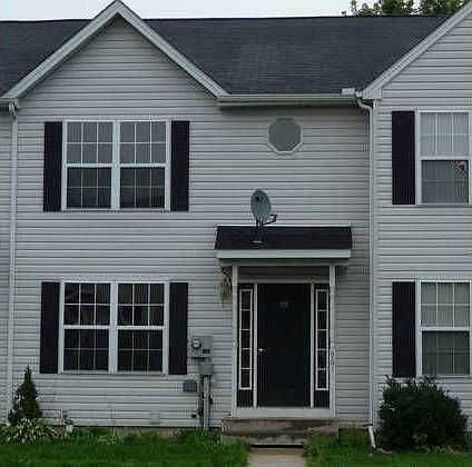 1st image of 961 Ramblewood Ln