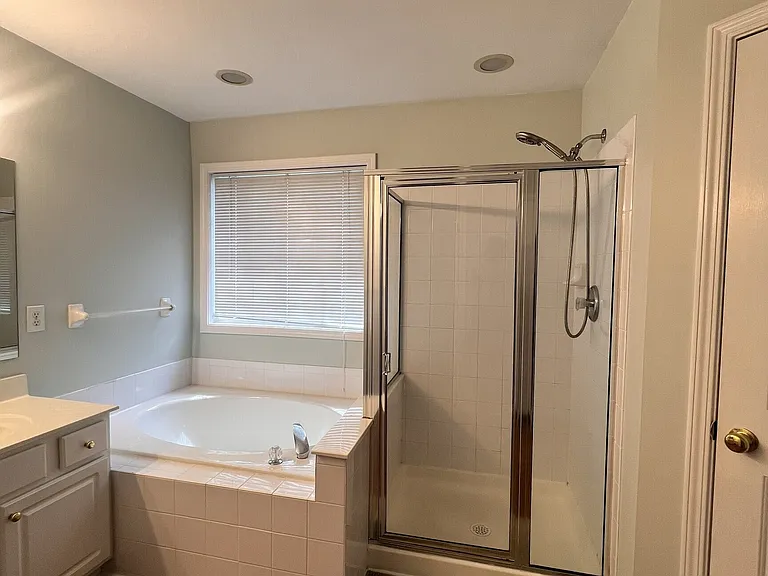 3985 Shallowford Gre Ct — Photo 10