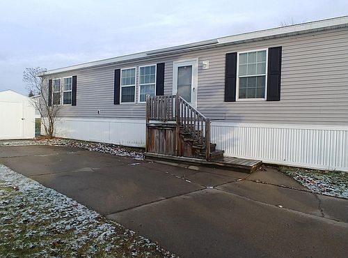 3rd image of 3715 Bentwood Cir W