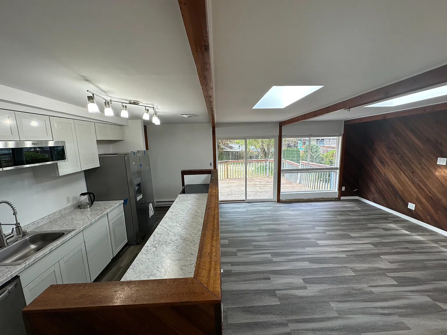 2 bed, 820 sqft, $2,395 — Photo 2