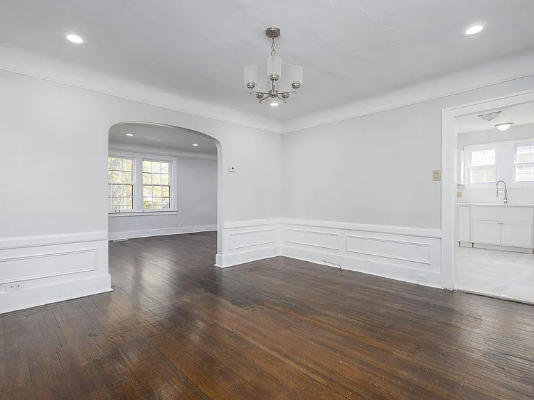 4341 Glendale Ave — Photo 10