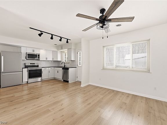 5th image of 745 Wellmon St