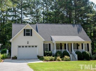 16 Hectors Creek Ln, Fuquay Varina, NC 27526