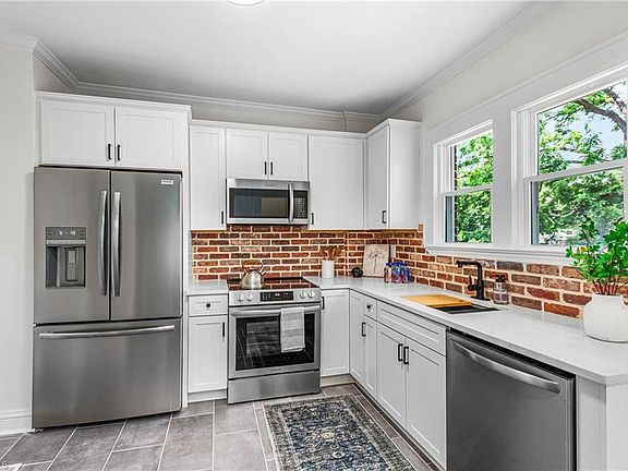 4th image of 803 Madison Ave