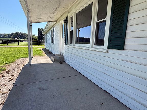 3rd image of 2805 Rhodelia Rd