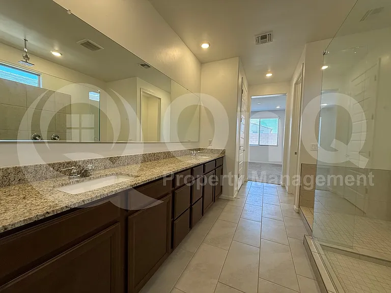 6704 E Caminito La Piscina — Photo 18