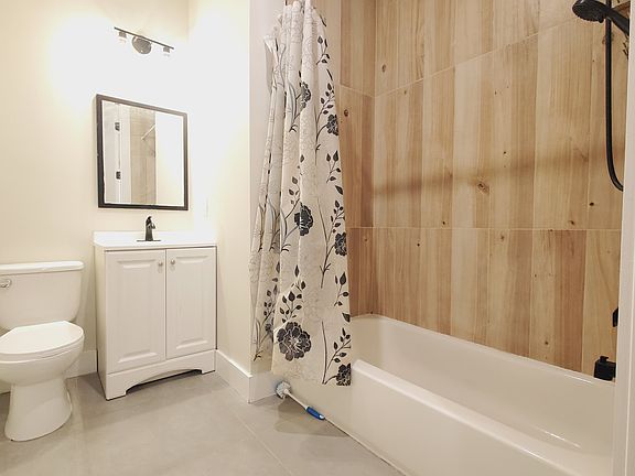 5th image of 108 Lembeck Ave #1A