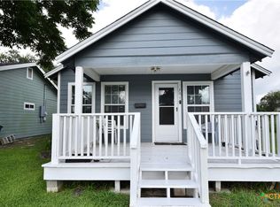 207 James St, Refugio, TX 78377