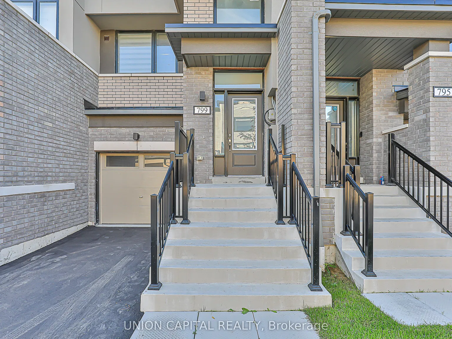 3 bed, $3,000 — Photo 2