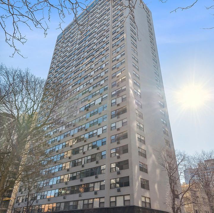 1st image of 1445 N State Pkwy APT 1206