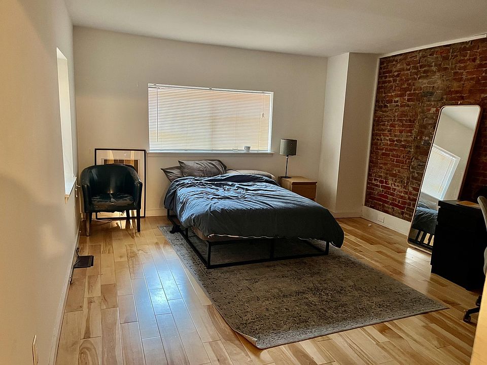 Huge courtyard facing bedroom