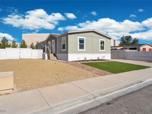 4498 Crystal Peak Dr, Sunrise Manor, NV 89115