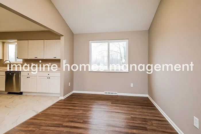 33133 Cromwell Dr — Photo 5