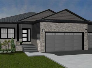 4615 Whispering Pines Cir, Cedar Falls, IA 50613