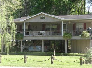 173 Getaway Ln, Surrency, GA 31563