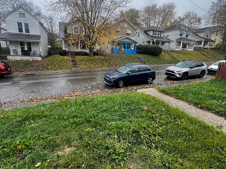 239 Illinois Ave — Photo 33