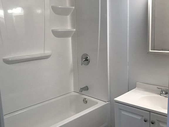4th image of 1375 W 59th St #1