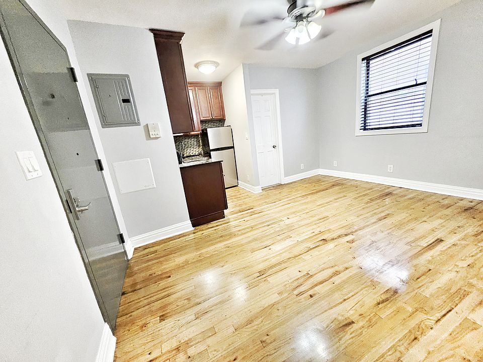 1st image of 3117 35th St APT 1F