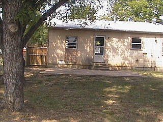 2nd image of 450 W Scotland Dr