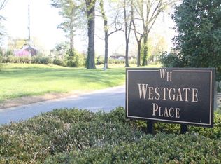 1004 Westgate Pl, Louisville, KY 40207