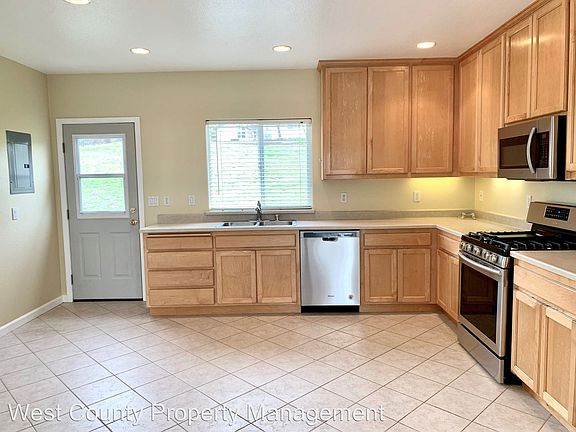 4th image of 1089 Anita Ln