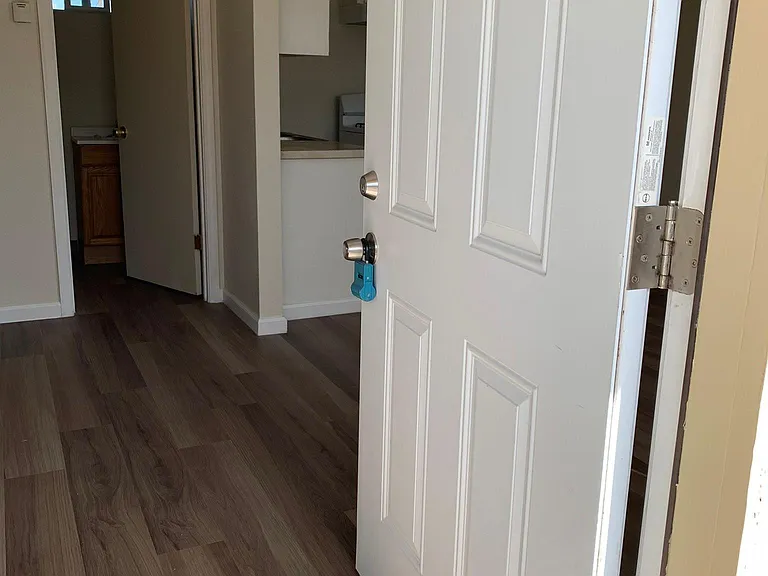 532 Rochex Ave — Photo 2