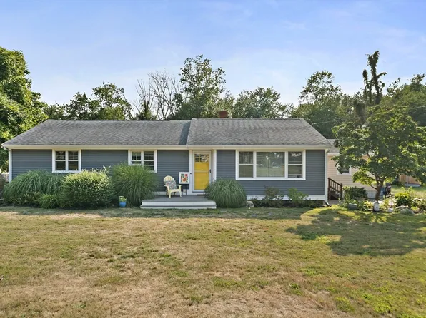 22 Clover Ln, Scituate, MA 02066